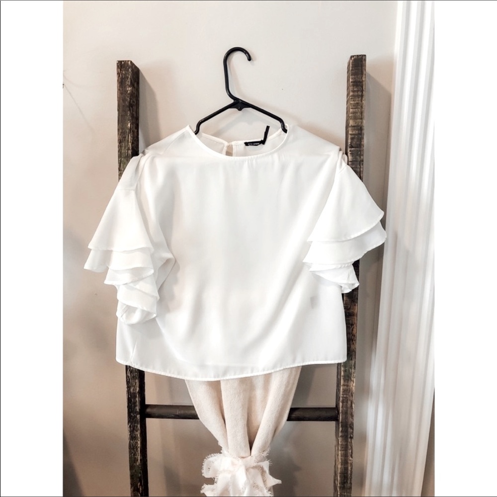 Blu Pepper White Blouse with Ruffle Short Sleeves